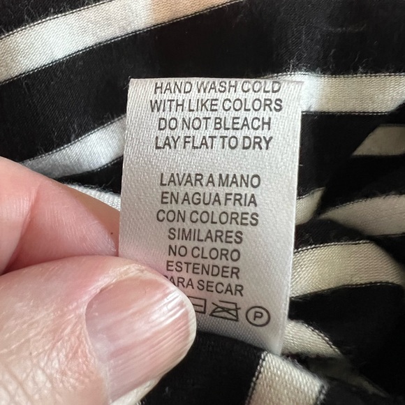 Black and white striped, bodycon sleeveless midi dress - Picture 7 of 8